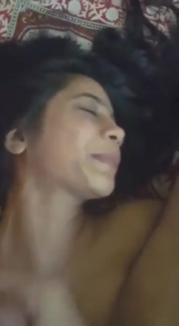 sri lankan latest room leak Sri Lankan Sex Videos