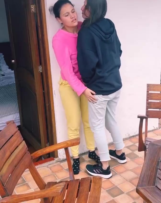 sri lankan couple leaks in bench Sri Lankan Sex Videos